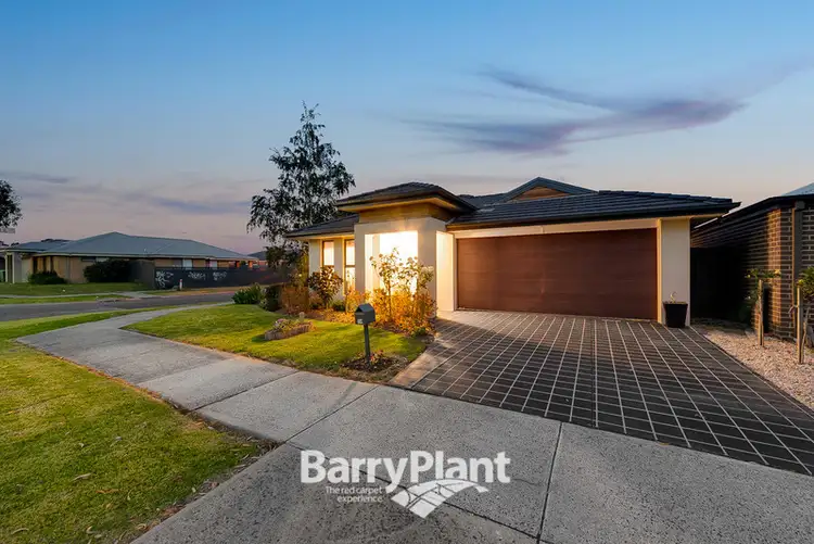 14 Walnut Way, Pakenham VIC 3810