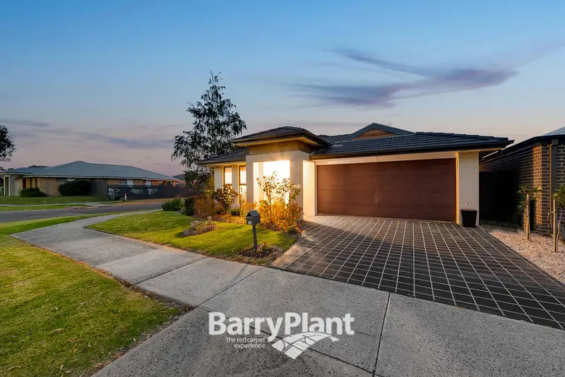 Main view of Homely house listing, 14 Walnut Way, Pakenham VIC 3810