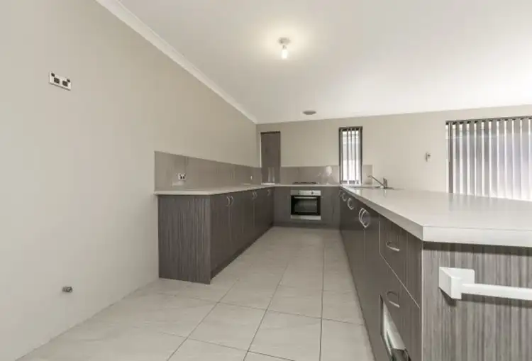 Seventh view of Homely house listing, 32 Babylon Bend, Landsdale WA 6065