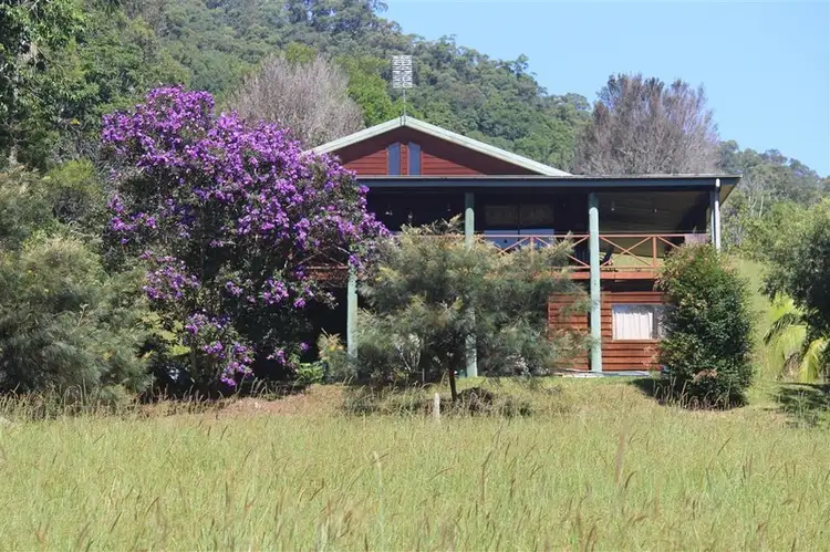 94 Malabar Avenue, Uki NSW 2484