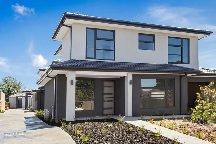 1 & 2/13 Edna Street, Sunshine North VIC 3020