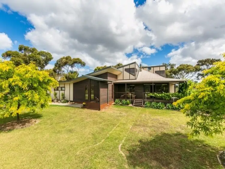 25 Manresa Road, Curlewis VIC 3222