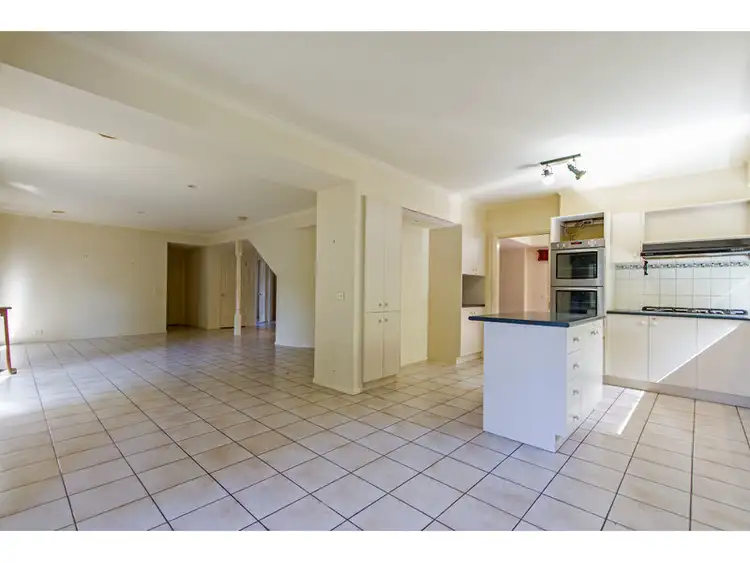 Fourth view of Homely house listing, 10 Kingston Heights, Frankston VIC 3199