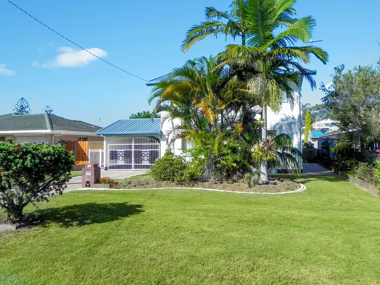 32 Booker Parade, Golden Beach QLD 4551