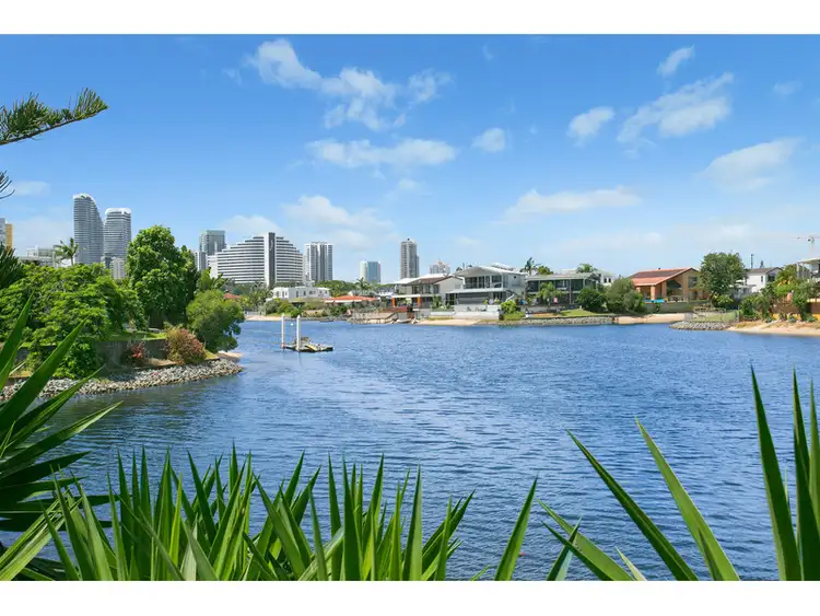28 Summerland Key, Broadbeach Waters QLD 4218