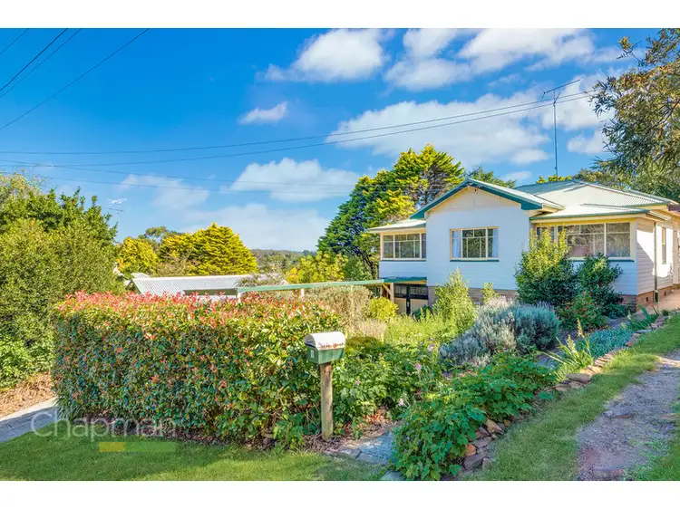 9 Bowling Green Avenue, Katoomba NSW 2780