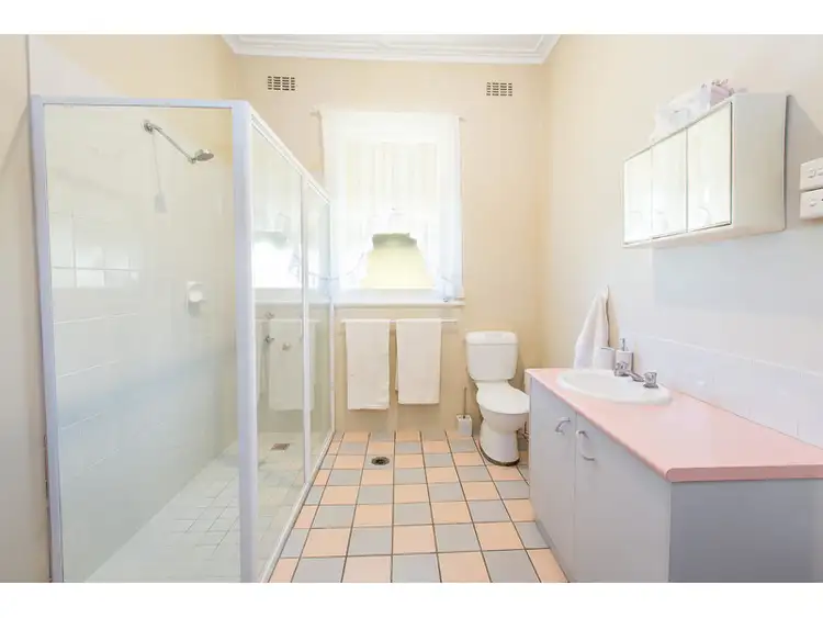 Seventh view of Homely house listing, 368 Glenly Street, North Albury NSW 2640