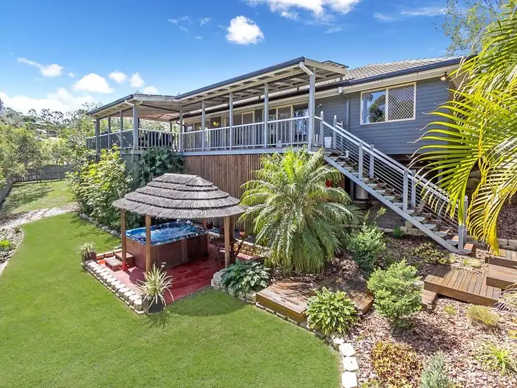 4 Whitewood Place, Arana Hills QLD 4054