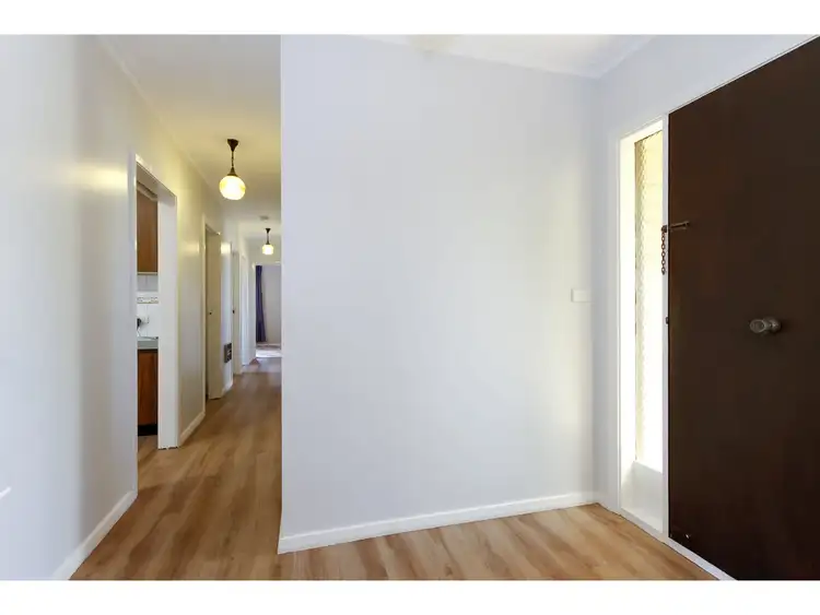 Fifth view of Homely house listing, 4 Ivy Court, Sale VIC 3850