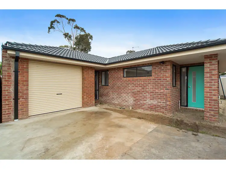 2/37 Bouvardia Crescent, Frankston North VIC 3200