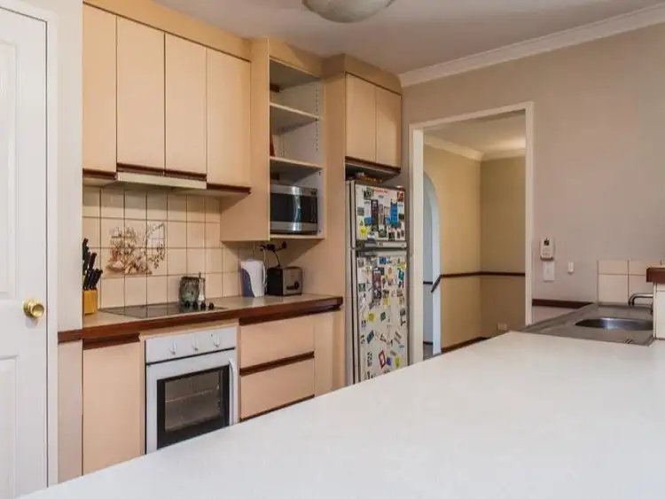 Fifth view of Homely house listing, 10 Barr Court, Thornlie WA 6108