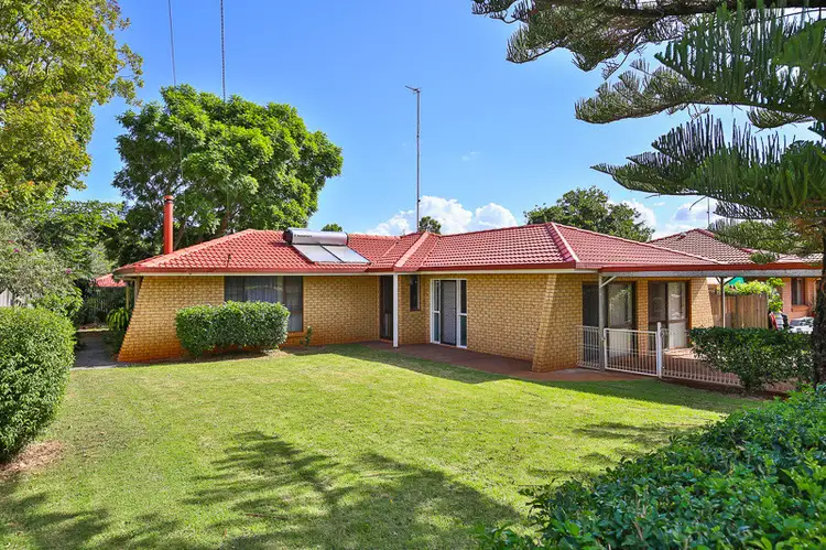 12 Hinkler Crescent, Wilsonton QLD 4350