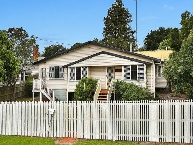 13 Ravenscourt Street, Centenary Heights QLD 4350