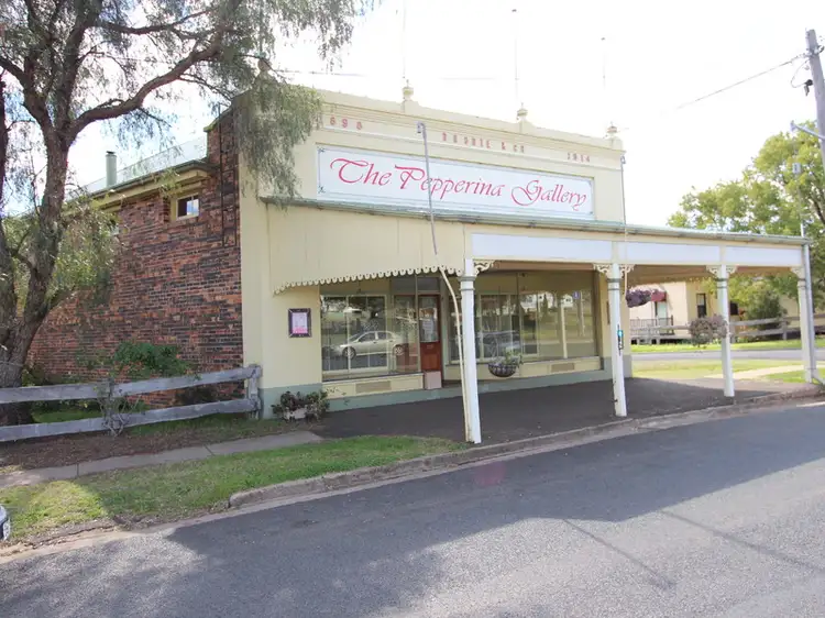 12 Tooth Street, Nobby QLD 4360