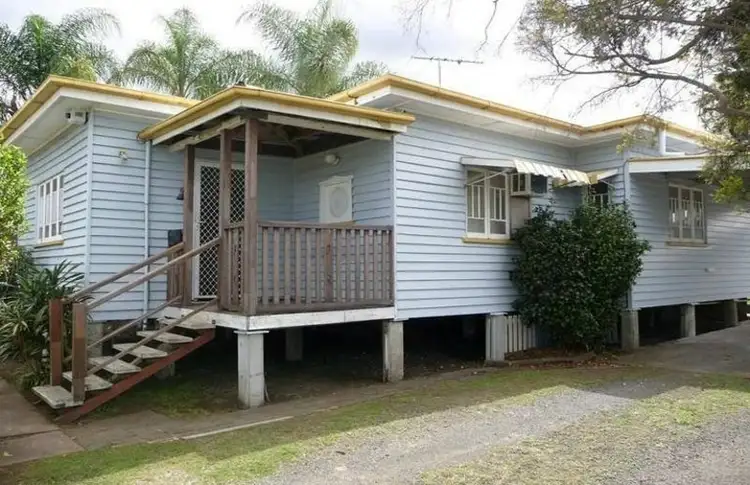 4 Cemetery Road, Ipswich QLD 4305