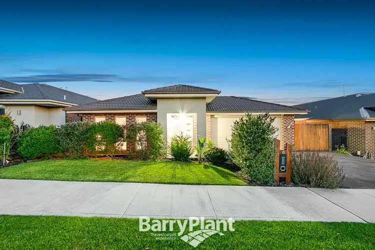 6 Grattan Way, Pakenham VIC 3810