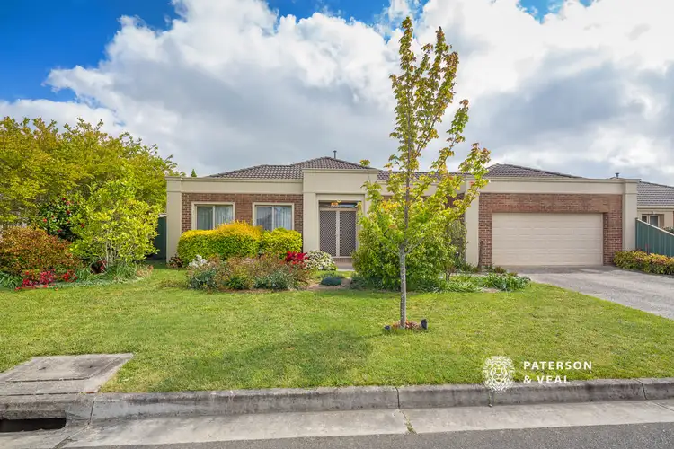 42 St Helen's Avenue, Lake Gardens VIC 3355