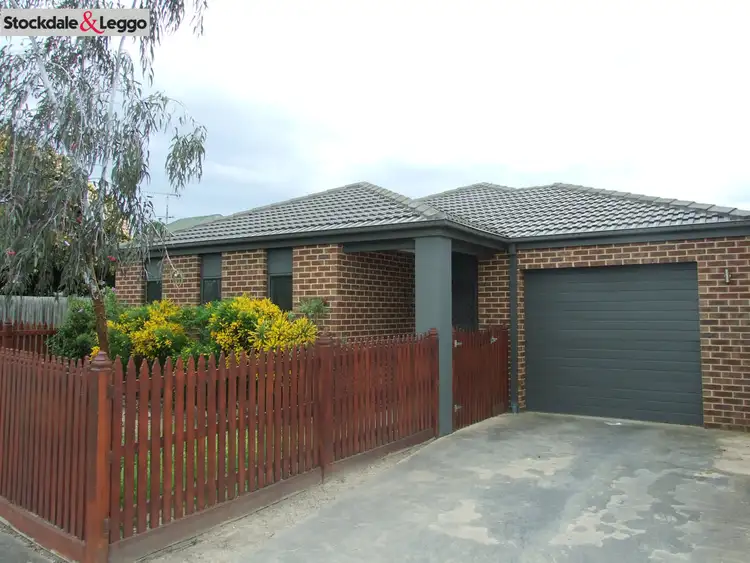 1/4 Linton Avenue, Moe VIC 3825
