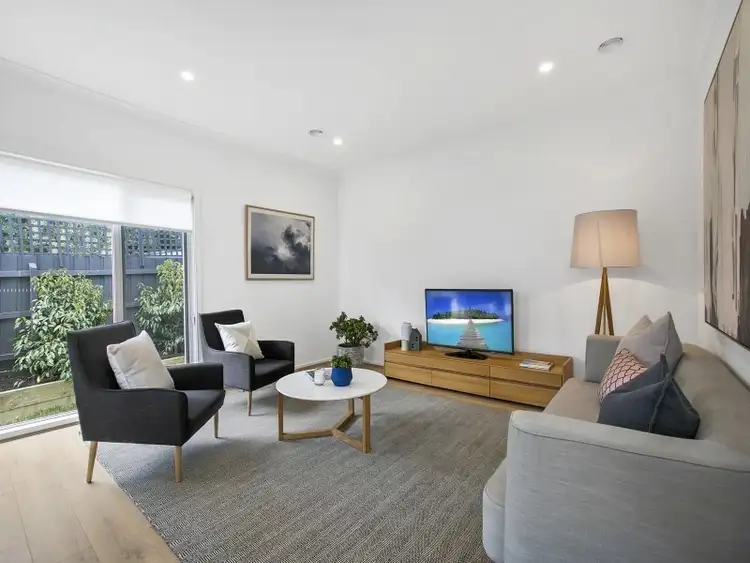 Fourth view of Homely unit listing, 7b Seaview Avenue, Mornington VIC 3931