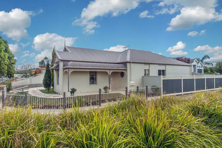 4 Tuscorora Green, Craigieburn VIC 3064