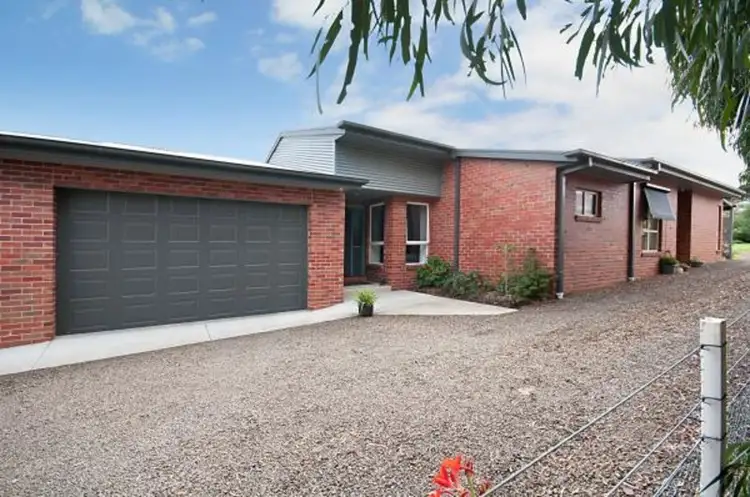 82 Kenny Street, Hamilton VIC 3300