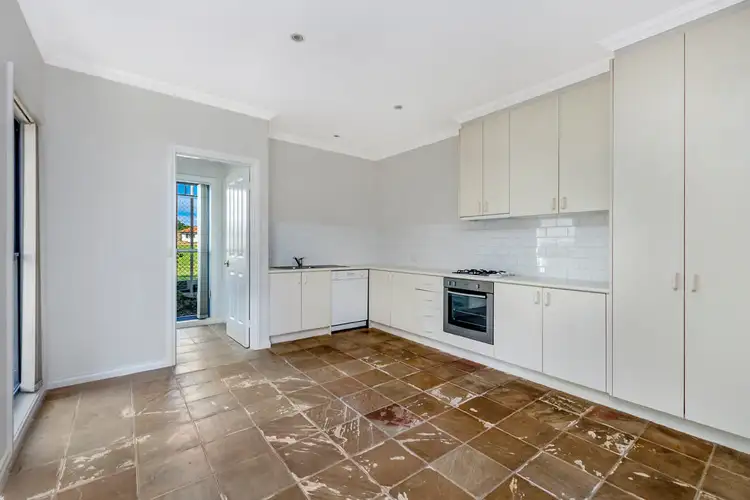 Second view of Homely house listing, 10 Lakeside Court, Hamilton VIC 3300