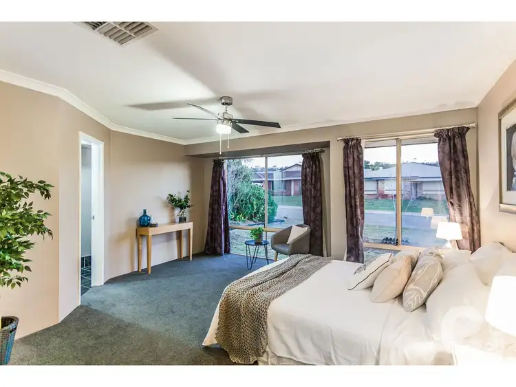 29 Brougham Crescent, Orelia WA 6167