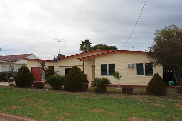 4 Patterson Street, Forbes NSW 2871