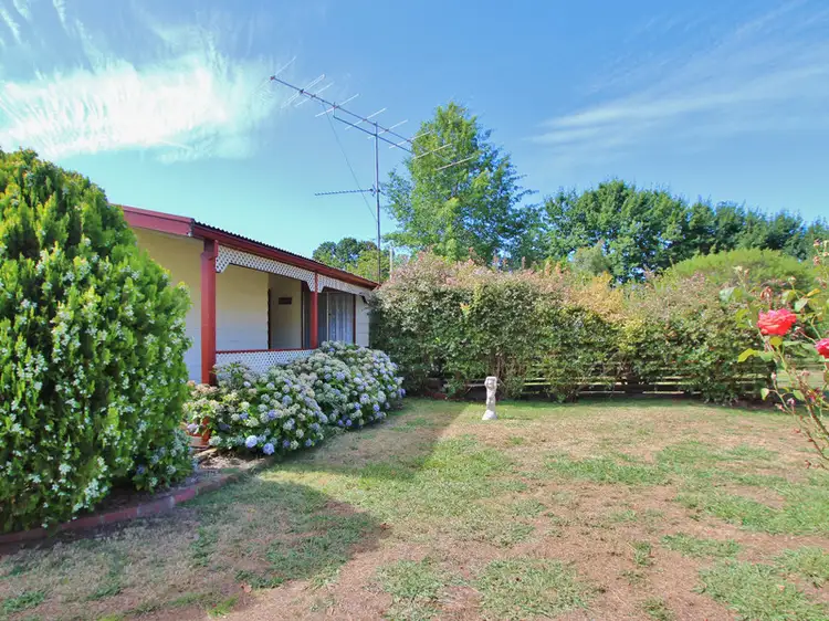 Second view of Homely house listing, 6 Prest Court, Mansfield VIC 3722