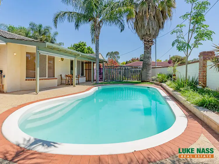 8 Waratah Drive, Camillo WA 6111