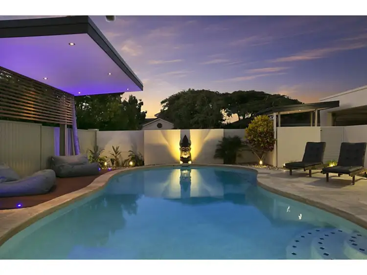 20 Kurrawa Avenue, Mermaid Waters QLD 4218