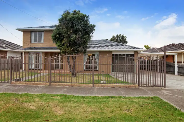 30 Larool Crescent, Sunshine West VIC 3020