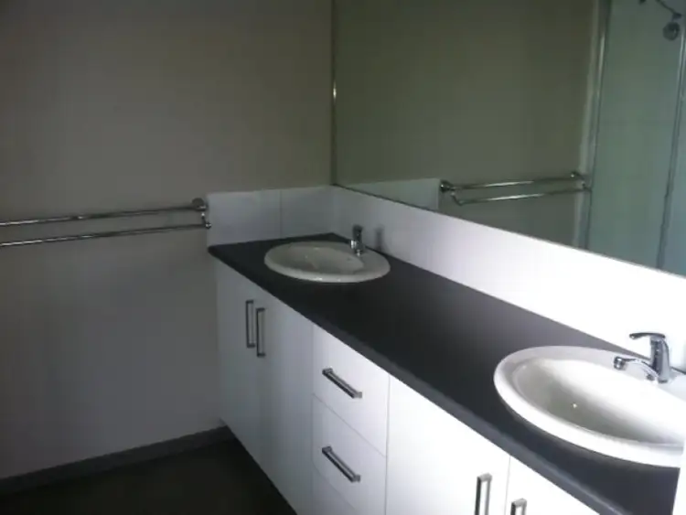 Fifth view of Homely house listing, 1 Sligo Court, Traralgon VIC 3844