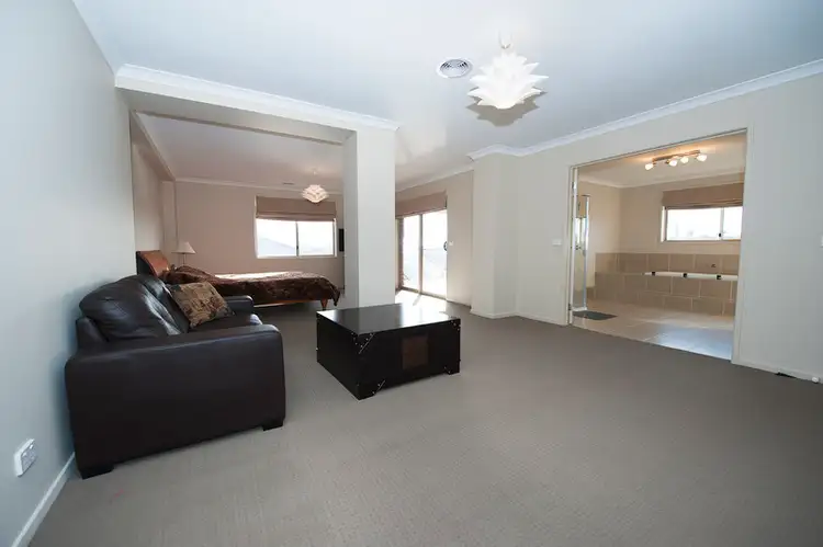 Sixth view of Homely house listing, 16 Baronial Way, Craigieburn VIC 3064