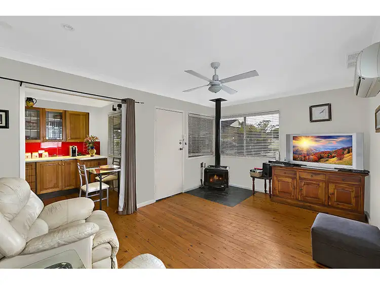 Second view of Homely house listing, 5 Oxley Road, Killarney Vale NSW 2261