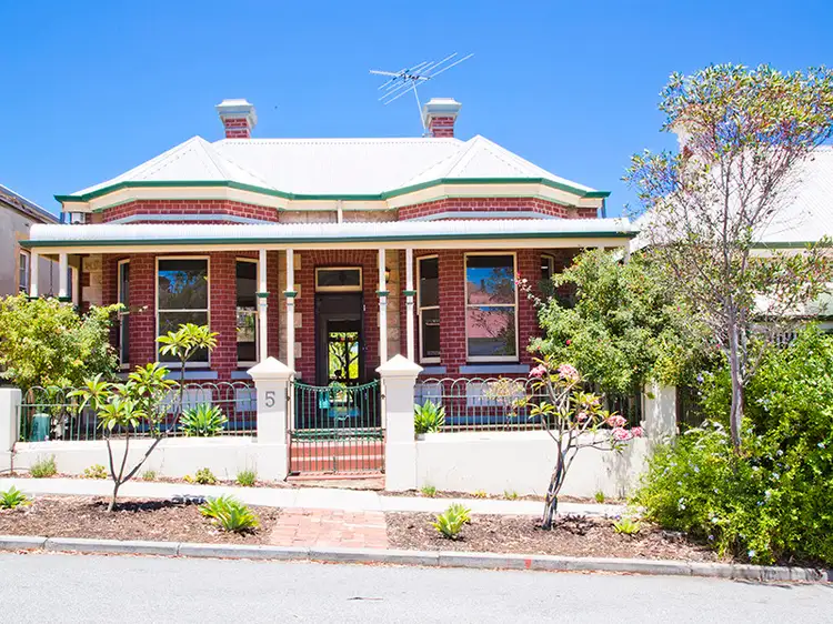 5 Burt St, Fremantle WA 6160