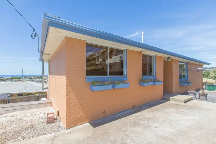 17 Clarke Street, Ulverstone TAS 7315