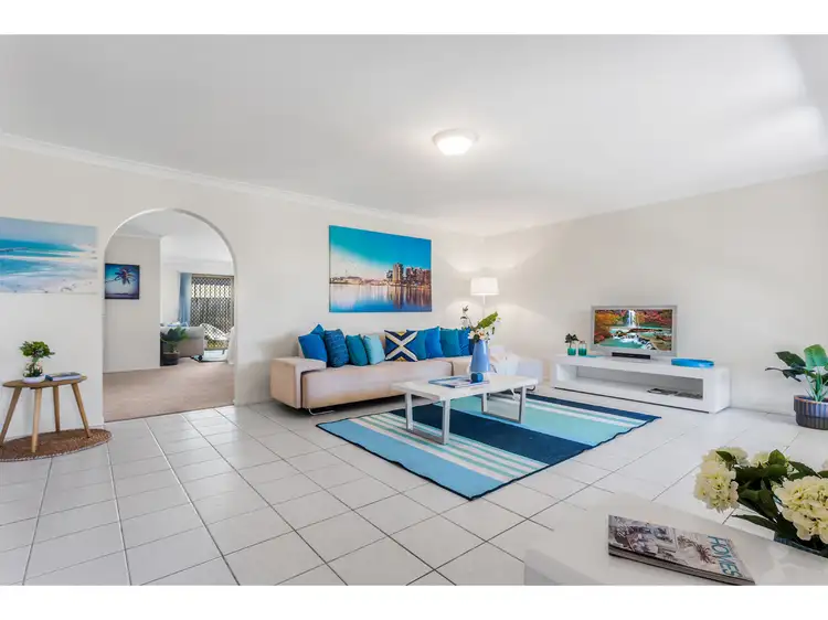 21 Walnut Street, Elanora QLD 4221