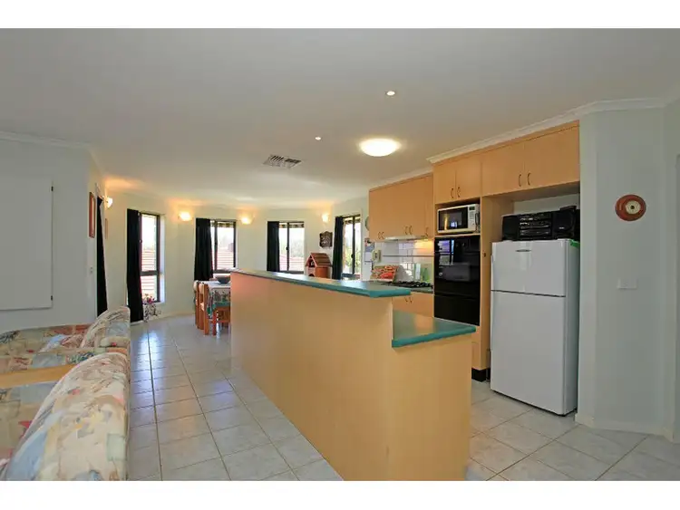 Fifth view of Homely house listing, 6 Hurworth Court, West Albury NSW 2640