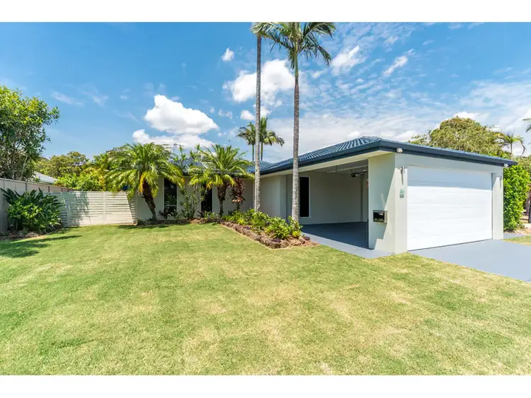 21 Lakefield Crescent, Paradise Point QLD 4216