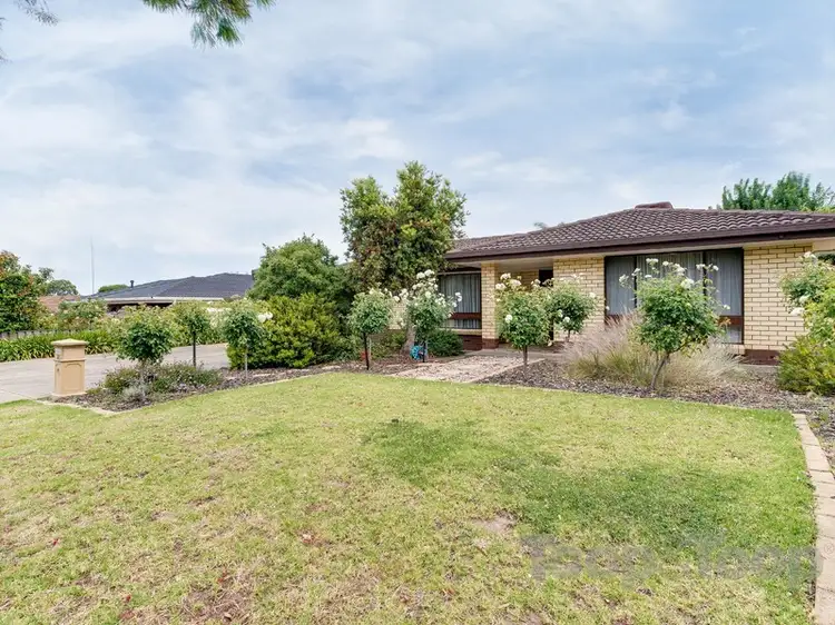 12 Moore Crescent, St Agnes SA 5097