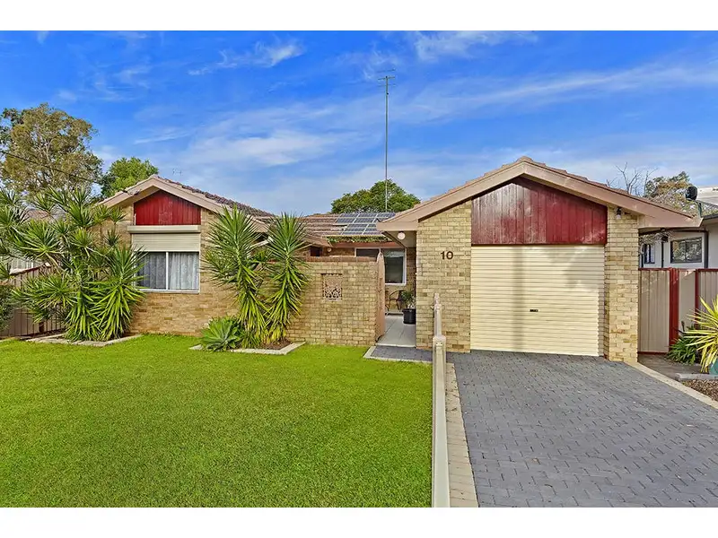Main view of Homely house listing, 10 St James Avenue, Berkeley Vale NSW 2261