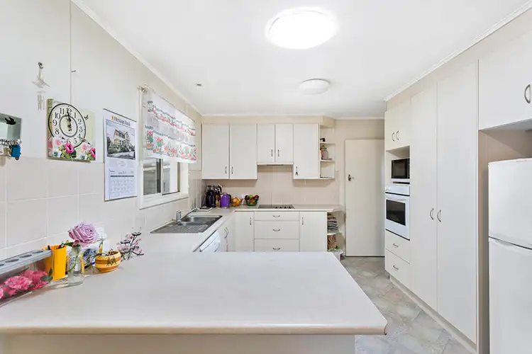 11 Eileen Street, Harristown QLD 4350