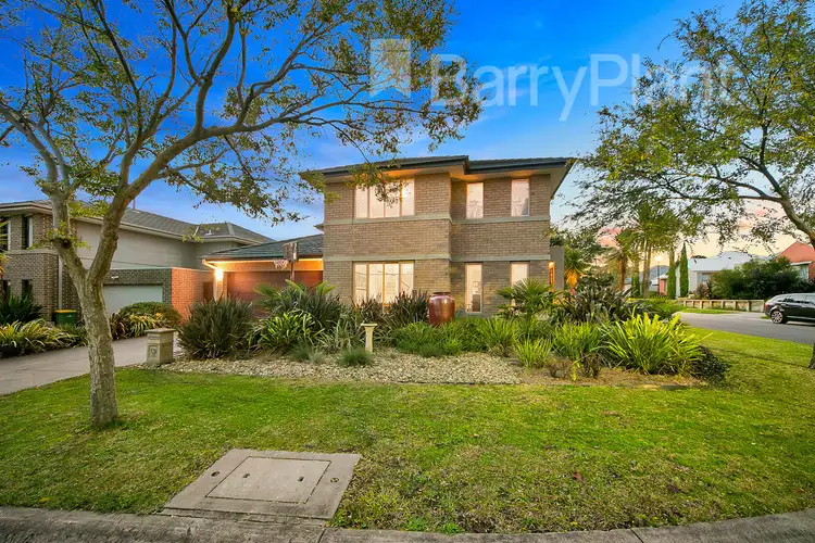 34 Macquarie Circuit, Pakenham VIC 3810