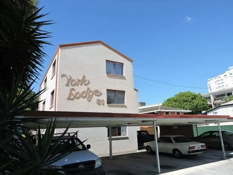 8/61 Frank Street, Labrador QLD 4215