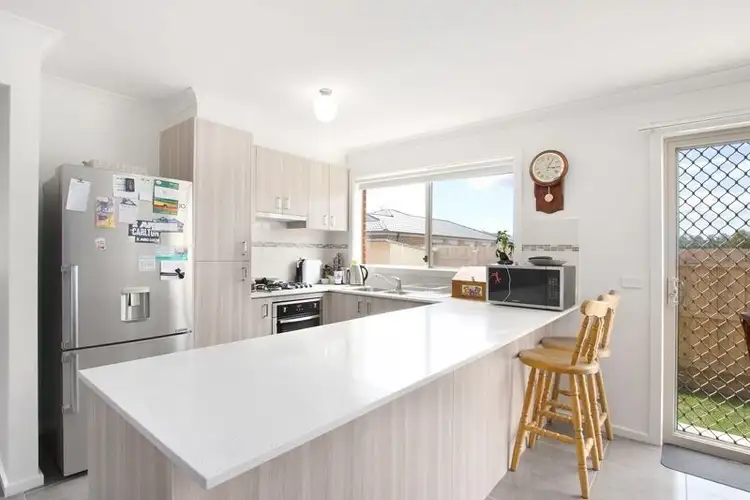 Seventh view of Homely unit listing, 31 Shakespeare Court, Drouin VIC 3818