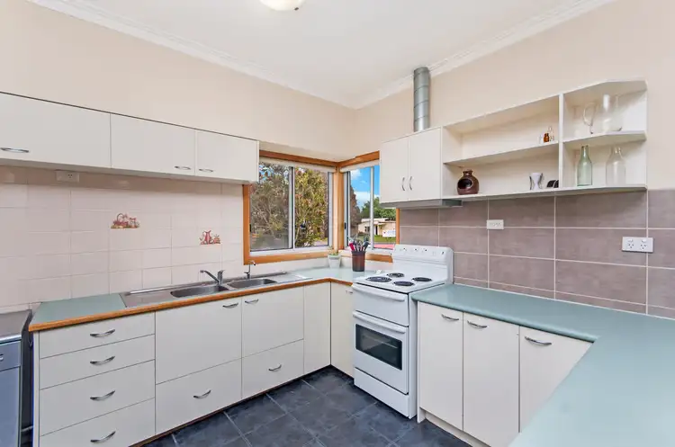 Fourth view of Homely house listing, 1 Bree Road, Hamilton VIC 3300