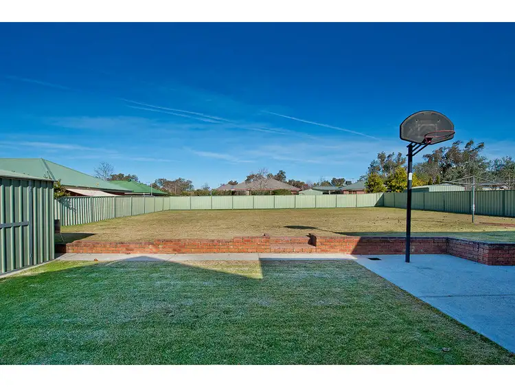 Second view of Homely house listing, 15 The Dale, Thurgoona NSW 2640