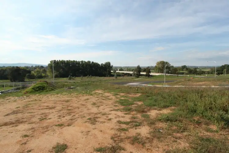 24 Parer Road, Abercrombie NSW 2795