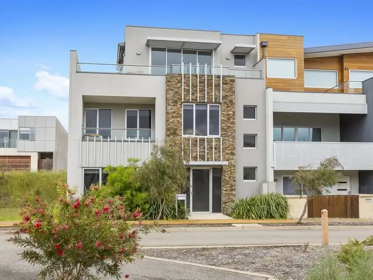 4 Deck Terrace, Safety Beach VIC 3936